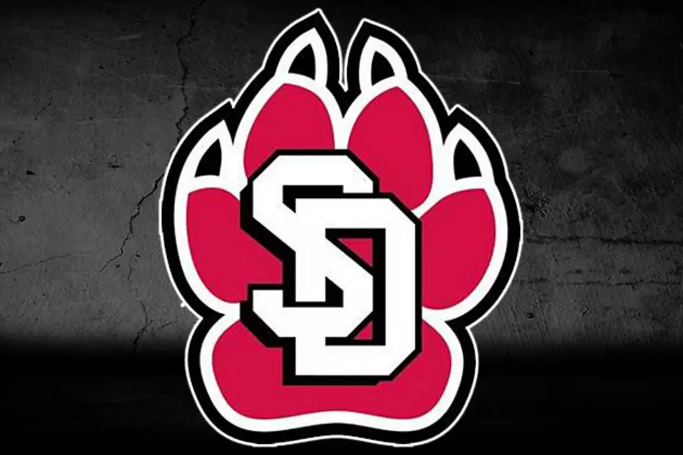South Dakota Coyote FB Names New Offensive Line Coach