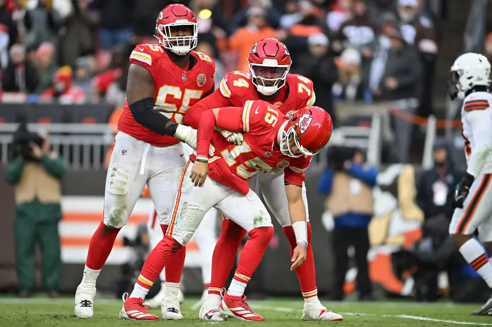Mahomes Suffers Ankle Injury in Chiefs Win over Browns